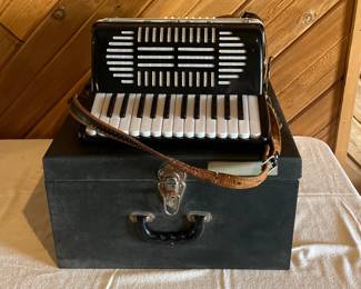 ABCO vintage accordion w/ carry case