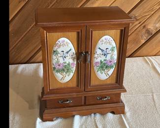 vintage jewelry box