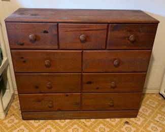 Pine chest of drawers