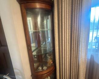 Corner display cabinet