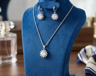 AAA+ Certified Natural Gemstone Quality, with a Certificate of Authenticity from the Manufacturer.