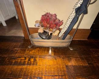 Vintage umbrella stand, vintage umbrellas/parasols