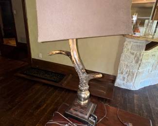 Antler lamp with shade