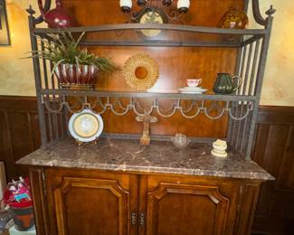 Henredon sideboard buffet hutch cabinet