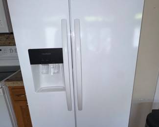 Frigidaire refrigerator 