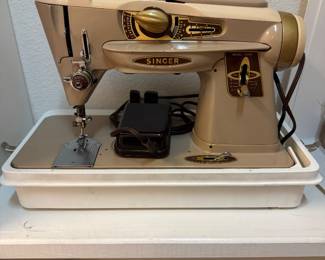 Singer Rocketeer sewing machine 