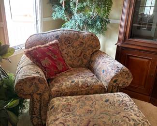 Comphy Chair/ottoman