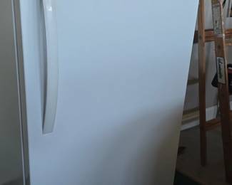 Kenmore White Upright Freezer