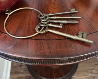 Misc, Mahogany Table