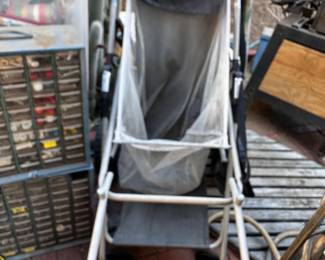 Great cart for going to the beach easily holds your boogie boards, towels, coolers, etc.