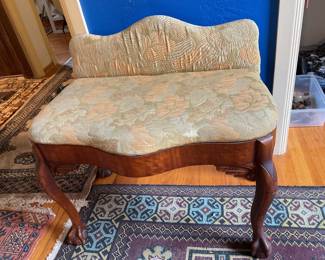 Vanity bench shown from front side for Detail