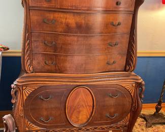 Chiffonier chest of drawers with four drawers on top two on the bottom every piece in this set has the beautiful claw on ball feet