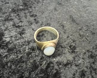 Mother of Pearl Cabochon Ring