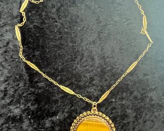 Vintage Gold Tone Necklace with Round Tiger's Eye Pendant