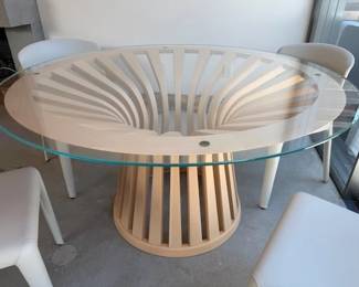 Cassina Table (close)