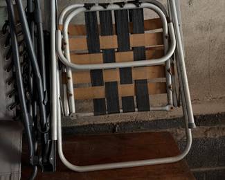 Retro webbing lawn chair