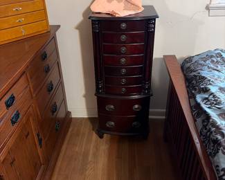Jewerly cabinet