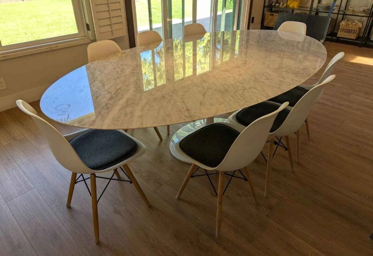 KE152VTulip Style Dining Room Table And 8 Chairs