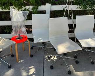 KE160Office Chairs, Lamp, Table, And Coat Rack Office Chairs, Lamp, Table  Coat Rack