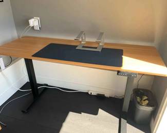 KE128VMotorized Standing Desk