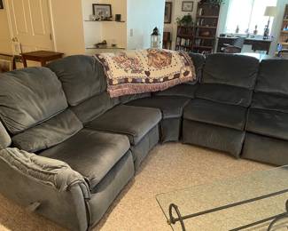 Sectional w/Recliner End Portion