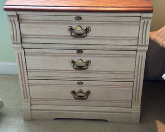 Nightstand 