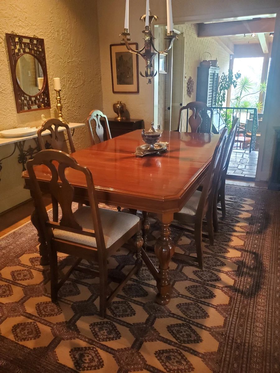 Dining table and 6 chairs