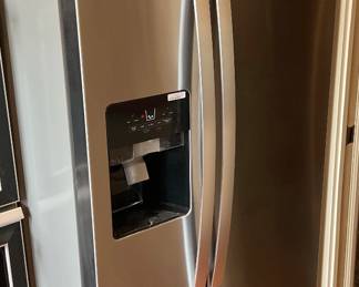Whirlpool refrigerator 