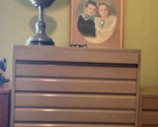 Sligh Furniture dresser-32x21x41