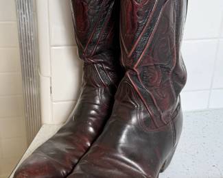 VINTAGE LUCCHESE CLASSIC BLACK CHERRY LEATHER BOOTS