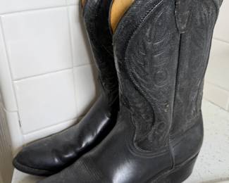 VINTAGE LAREDO LEATHER WESTERN BOOTS