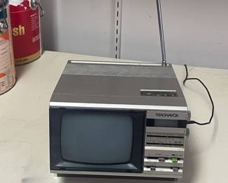MAGNAVOX PORTABLE BLACK & WHITE TELEVISION TV W AM FM RADIO