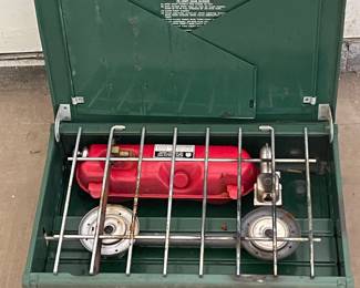 VINTAGE COLEMAN 2 BURNER CAMPING STOVE