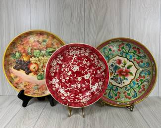 DAHER DECORATED WARE ENGLAND METAL TIN PLATTERS