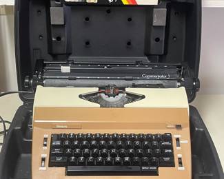 SEARS COMMENTATOR 1 PORTABLE ELECTRIC TYPEWRITER