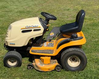 CUB CADET RIDING LAWN MOWER KOHLER ENGINE