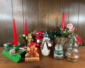 VINTAGE CHRISMTAS CANDLES & DECOR