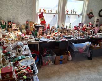 Christmas Decor (it's beginning to look a  lot like Christmas.