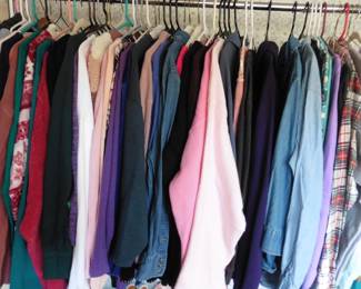 *Women's Clothing***( Priced to Sell!)   2X and 3X**Shirts, Blouses, Jeans, Pants, Jackets, Sleepwear and Coats, Skirts and Scarves.  Many Never Worn!***(Small Sample of what is a the sale)