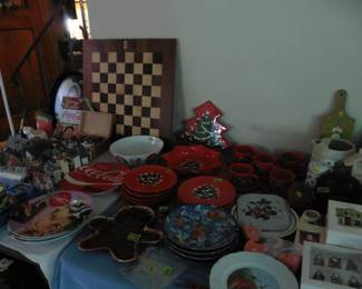 *Waechtersbach Christmas Dishes (German)* Strawberry Decor, Coca Cola Dishes, Wooden Chess Set