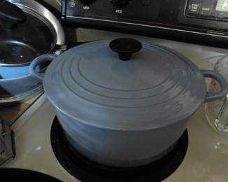 Le Creuset Bakeware (Like new)