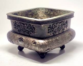 petite chinese bronze planter