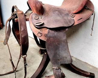 vintage western saddle
