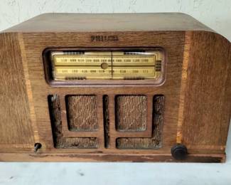 Philco radio cade