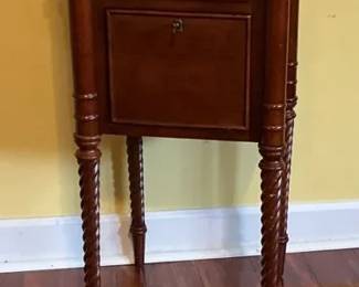 Swirl Leg Side Table