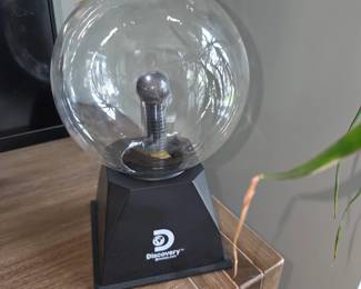 Discovery Mindblown plasma globe