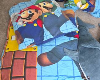 Mario Brothers comforter- size twin/full