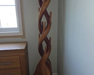 Coat tree