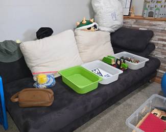 Pull-out couch
