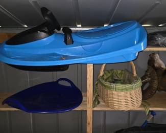 Gizmo Riders Stratos steerable bobsled in electric blue.